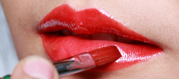 How To Put On Lipstick